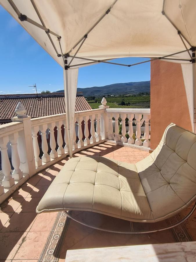 Villa Château Angélique à Montroy Extérieur photo
