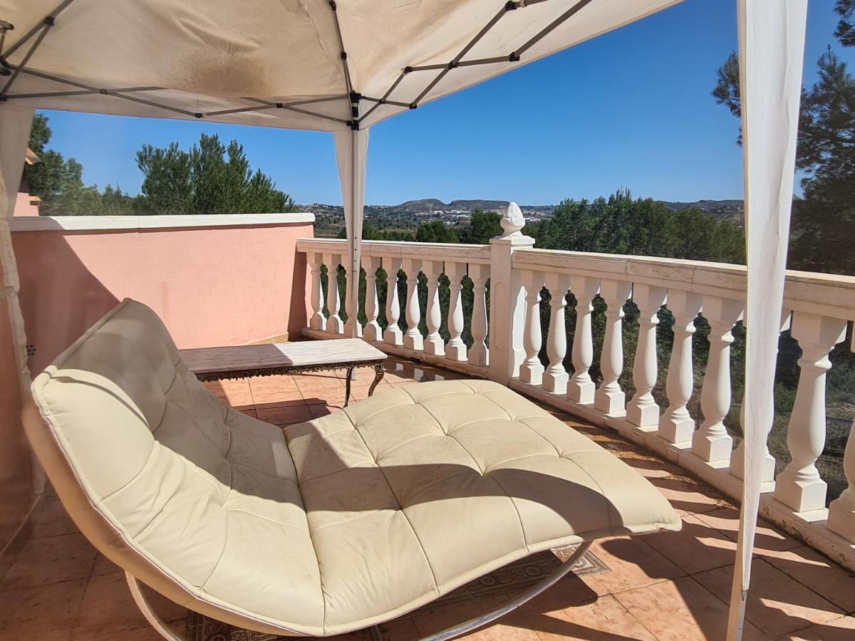 Villa Château Angélique à Montroy Extérieur photo